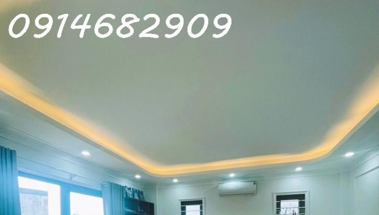 BÁN NHÀ GẦN PHỐ ĐẶNG VĂN NGỮ: 38M2, 4 PHÒNG, LÔ GÓC, Ô TÔ ĐỖ GẦN NHÀ, HƠN 6 TỶ